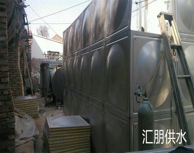 不锈钢隔油池它可以由压力制成,除材料外,江苏不锈钢水箱产品还有圆